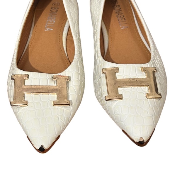 Women’s Off White Croc-Embossed Faux Leather Flats with “H” Gold Accent Sz 6.5 - Picture 5 of 13
